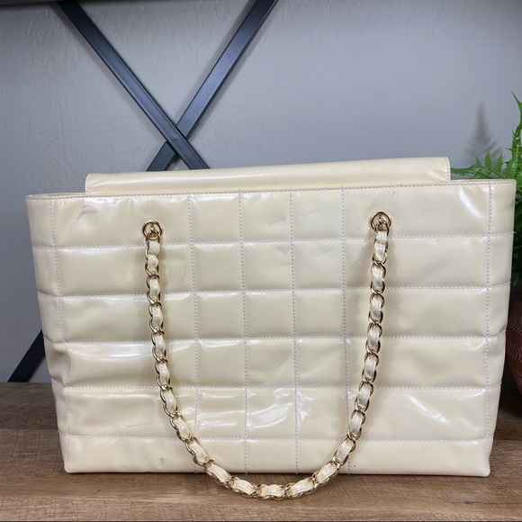SOLD Chanel Chocolate Bar Patent Leather Tote - Picture 4 of 16